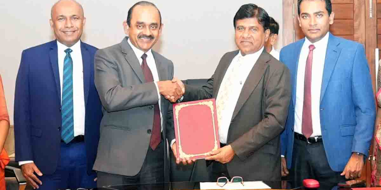රාජ්ය සේවයේ විශාල පිම්මක්! මහජන බැංකුව අධිකරණ අමාත්යංශයට ගෙවීම් ලබාගැනීමේ අතිනවීන ක්රමවේදයක් හදුන්වා දෙයි! VIDEO & PHOTO I Sri Lanka Latest News
