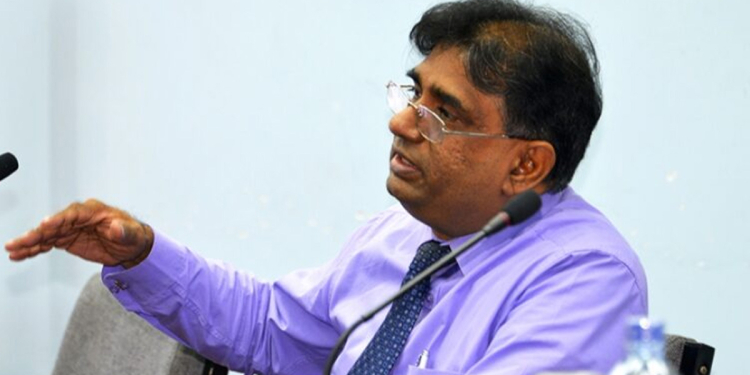 ලකුණු 2ක් අඩුකර අනෙක් දොස්තරට ලකුණු 7ක් එකතු කරලා! රාජ්ය සේවා කොමිසම උසාවියේදී වැරුද්ද පිළිගනී! අවුරුදු 7ක් කියපු නඩුව වෛද්ය ආනන්ද ජයලාල් දිනුම්! තනතුරත් බාර දෙයි!
