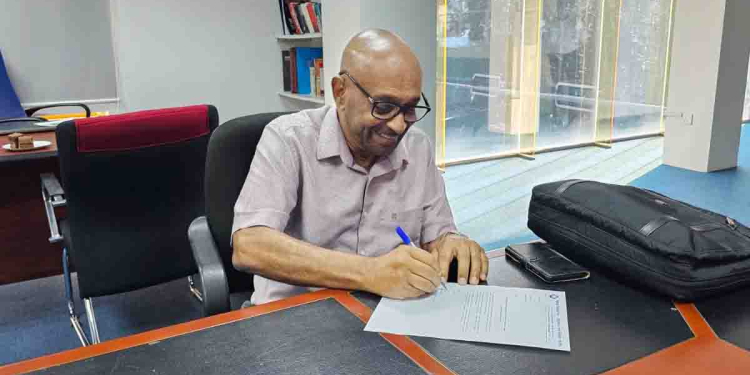 මෙච්චර කාලෙකට කවුරුත් නොකරපු දෙයක්! කෝටිපති ව්‍යාපාරික නහිල් විජේසූරියගෙන් හෘදය රෝගී දරුවන් බේරාගන්න රිජ්වේ රෝහලට රුපියල් බිලියනයක පරිත්‍යාගයක්! VIDEO & PHOTOS I Sri Lanka Latest News