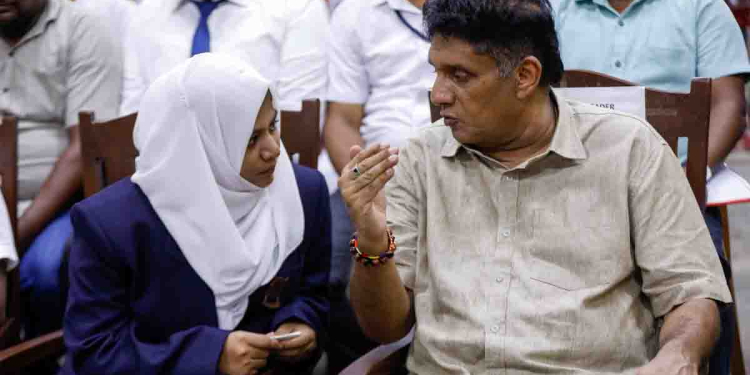 කෙහෙළිය විතරක් ‌නෙමෙයි පාර්ලිමේන්තුවේ අත් උස්සපු 113ම වග කියන්න ඕනේ! රටම හෙල්ලූ මහා බෙහෙත් හොරකම ගැන අලුත්ම කතාවක්! VIDEO & PHOTOS I Sri Lanka Latest News