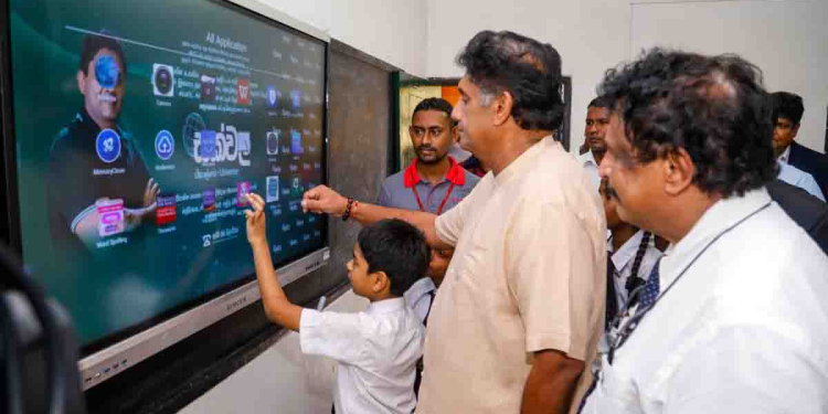 සාමාන්‍ය පෙළ දක්වා ඉගෙනගත් හිටපු ජනාධිපති රණසිංහ ප්‍රේමදාස චතුර ‌විදිහට ඉංග්‍රීසි කතාකරන්න ඉගෙනගත්තේ කොහොමද? කවුරුත් නොදත් කතාවක් විපක්ෂනායක සජිත් උතුරු කොළඹ සාන්ත අන්තෝනි විදුහලේ දරුවන්ට සුහුරු පන්ති කාමරයක් ලබා දෙමින් හෙළිකරයි! VIDEO & PHOTOS I Sri Lanka Latest News