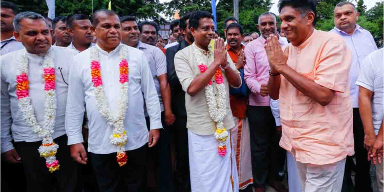 රණසිංහ ප්රේමදාස ජනාධිපතිතුමා වතු ජනතාවට පුරවැසිභාවය හිමිකර දුන්නා! ඉදිරි සජබ රජයක් යටතේ සජිත් ප්රේමදාස වතු ජනතාවට කරන්න යන්නේ මොකද්ද? වතුකම්කරු 200 වැනි සමරුවට එක්වෙමින් නුවරඑළියේදී සජිත් දුන් පොරොන්දුව! VIDEO & PHOTOS I Sri Lanka Latest News
