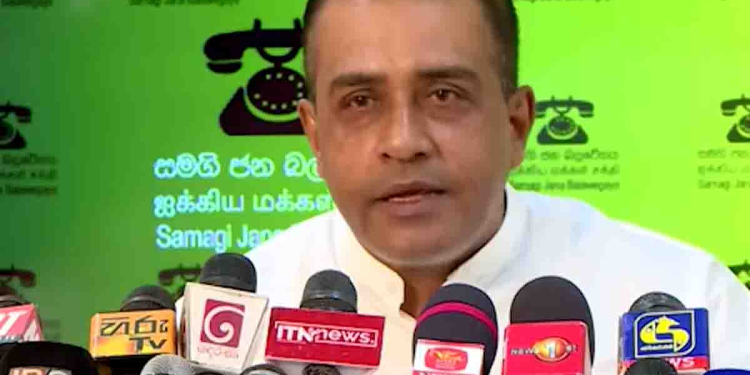 ආණ්ඩුවයි මහින්දලායි එකතු වෙලා සජිත්ට මඩ ගහන හේතුව තුෂාර ඉදුනිල් එළියට දමයි! ආණ්ඩුවේ හොරකම් එළියට දාලා ජනතාව වෙනුවෙන් හිටගනිද්දී ආණ්ඩුව දැන් පිස්සු බල්ලෝ වගේ! හැබැයි අපි කා එක්කවත් ඩීල් දාන්න යන්නේ නෑ! JVP එක පහුගිය දවස්වල ජනතා ප්‍රශ්නවලින් මගහැරියා! ජවිපෙ ෆයිල් ගැනත් මඩ ගහන අයගේ ෆයිල් ගැනත් කතා කරයි! VIDEO I Sri Lanka Latest News