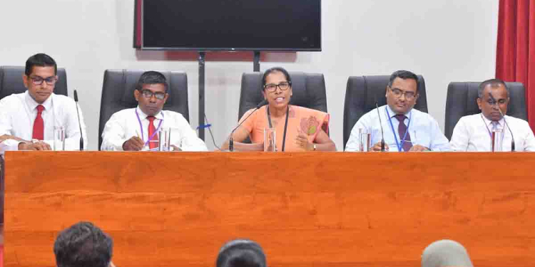 වැට් ගැහිල්ලෙන් පවුලක මාසික වියදම 40000කින් වැඩිවෙනවද? මුදල් අමාත්‍යංශය උත්තර දෙයි! VIDEO I Sri Lanka Latest News