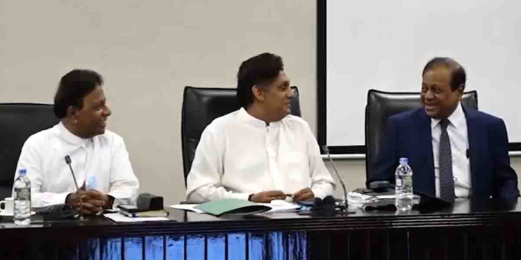 ආණ්ඩුවෙන් කට වහන්න හදන විපක්ෂනායක සජිත් තවත් වැඩකට පාර්ලිමේන්තුවේදී අතගහයි! ආබාධිත පුද්ගලයන් සඳහා වූ පාර්ලිමේන්තු සංසදයේ රැස්වීමට එක්වෙයි! ක්රිකට්වලට 225ම එක්වූවා සේ ආබාධිත පුද්ගලයන්ගේ අයිතිවාසිකම් වෙනුවෙන් එක්වෙන්න ආරාධනාවකුත් කරයි! VIDEO I Sri Lanka Latest News