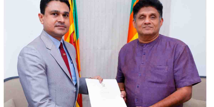 2024 සියල්ල උඩුයටිකුරු වෙයි! මහා බෙහෙත් වංචාව හෙළිකරමින් රටම අවදි කිරීම නිසා ආණ්ඩුවේ පළිගැනීමට ලක්වූ වෛද්‍ය චමල් සංජීව දූෂණයට එරෙහිව සැබෑ සටන දියත් කරන වේදිකාව තෝරාගනී! අද උදේ සජිත් එක්ක එකතු වෙයි! PHOTOS I Sri Lanka Latest News