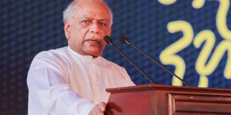 ජනාධිපතිවරණය ස්ථිරයි! අගමැති ආණ්කාරවරු, දිසාපතිවරු, ආණ්ඩු පක්ෂ මන්ත්‍රීවරු පාර්ලිමේන්තුවට කැඳවයි! ජූලි 31ට කලින් විමධ්‍යගත අරමුදල් පාවිච්චි කර අවසාන කරන්නැයි නියෝග දෙයි! වැඩේ වෙනවද බලන්න අගමැතිගේ ප්‍රධානත්වයෙන් කමිටුවකුත් පත්කර ගනී! Sri Lanka Latest News