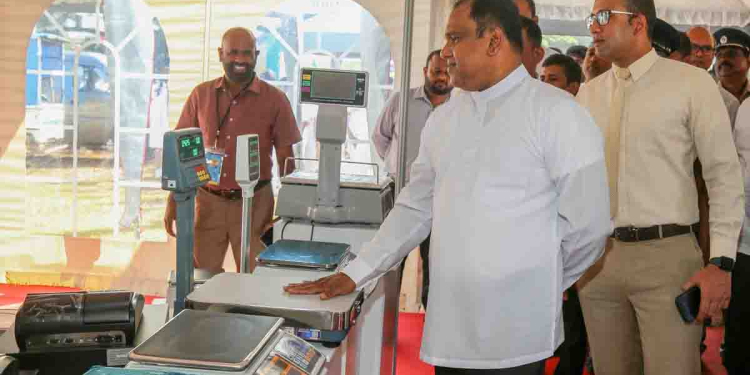 ඔක්කොම කනපිට යද්දී වෙළෙඳ ඇමැති නලින් ප්‍රනාන්දු ලංකා සතොස ගොඩදමයි! අවුරුදු 10කට පසු මිලියන 200ක ලාභයක් උපයයි! I Sri Lanka Latest News