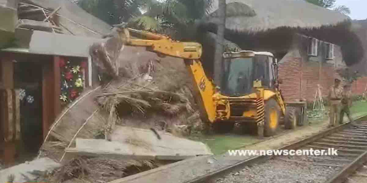 රටින් පැනලා ඉන්න කුඩු ජාවාරම්කරුවකු වන ශිරාන් බාසික්ගේ දෙහිවල Soul Beach හෝටලය පොලිසියෙන් බිමට සමතලා කරයි! VIDEO I Sri Lanka Latest News