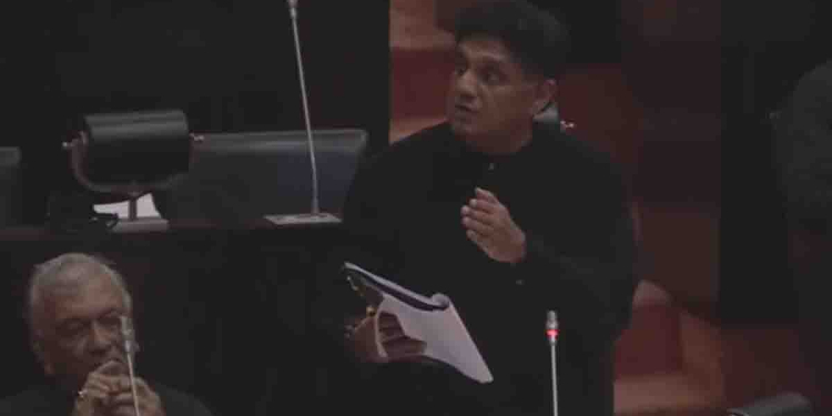 ආර්ථික අර්බූදය නිසා දරුවන් හාමතේ! ක්ෂුද්ර-කුඩා-මධ්ය පරිමාණ කර්මාන්තකරුවන් කඩා වැටිලා! ගෙවල්වල මාසික ආදායම් පහළ ගිහින්! මිනිස්සු කන්නෙ ණය වෙලා! සමහරු කූඨ ජාවාරමුන්ගේ ගොදුරු වෙලා! තව සමහරු සිය දිවි නසාගෙන! කෝ මේවට විසඳුම්? VIDEOI Sri Lanka Latest News