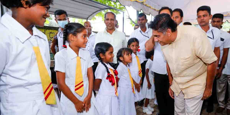 ලක්ෂ 31ක් විශාල ණයබරක! පවුල් ලක්ෂ 7ක්ම ණය අරන් තියෙන්නේ කෑම ගන්න! ලක්ෂ 10ක් ණය අරන් තියෙන්නේ රන් බඩු උකස් කරලා! 63 වන ස්මාර්ට් පන්ති කාමරය මීගමුව ශාන්ත අන්තෝනි විදුහලට ලබා දෙමින් විපක්ෂනායක සජිත් කරපු හෙළිදරව්ව! VIDEO & PHOTOS I Sri Lanka Latest News