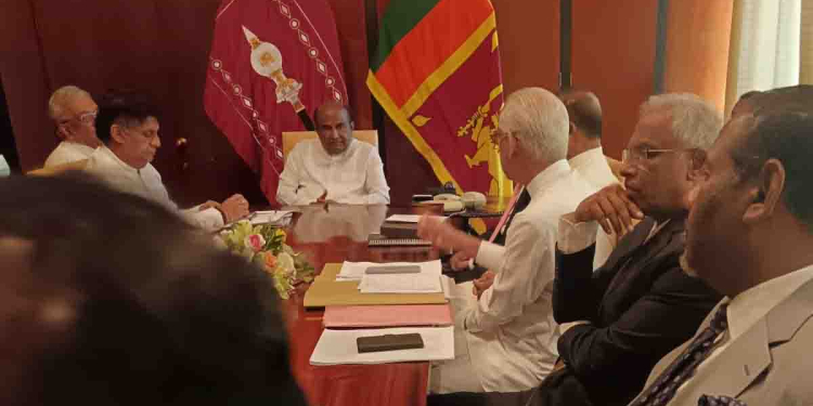 සජිත් අද උදේම විපක්ෂයේ පක්ෂ නායකයන් එක්ක ගිහින් කතානායකවරයා මුණගැහෙයි! සියලු පක්ෂ නායකයන් ඔන්ලයින් පනත කල්දාන්න කියා ඉල්ලීමක් කරයි! EXCLUSIVE PHOTOS I Sri Lanka Latest News