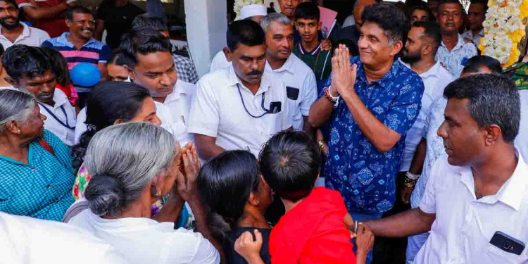 ගම්බද අහිංසක දරුවන්ට දැනුම දෙන සජිත්ගේ නොනවතින රැල්ල! ඊයේ උදේ කොළඹ තෛපොංගල් උත්සවය ඉවර වුණ ගමන් එහා කොනේ තියෙන හොරොව්පතානට ගිහින් රත්මල්වැව විද්යාලයේ දරුවන්ට සුහුරු පන්තියක් ලබා දීලා! VIDEO & PHOTOS I Sri Lanka Latest News