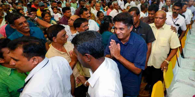 සමගි රණවිරු බලවේගයේ කළුතර වේදිකාවට සජිත් ගොඩවෙයි! රණවිරුවන්ගෙන් ශාලාව පිරී ඉතිරී යයි! රටම විනාශ කරන අලුත්ම ත්‍රස්තවාදය ගැන සජිත් රණවිරුවන්ට හෙළිකරයි! ඒ ත්‍රස්තවාදයෙන් රට බේරගන්න හැටිත් කියයි! VIDEO & PHOTOS I Sri Lanka Latest News