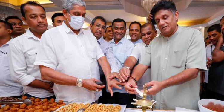 හොරකම්-මැරකම්-මංකොල්ලකෑම්-මත්ද්රව්ය ජාවාරම-මිනිමැරුම්වලට සම්බන්ධ වුණොත් තරාතිරම නොබලා පක්ෂයෙන් පන්නනවා! එහෙම දේවල් කරන්න අපේක්ෂාවෙන් ඉන්න අයටවත් පක්ෂය ඇතුළේ කිසිම ඉඩක් නෑ! අලුත් අවුරුද්දට පක්ෂ කාර්යාලයේ වැඩ අරඹමින් සජිත් කියයි! VIDEO & PHOTOS I Sri Lanka Latest News
