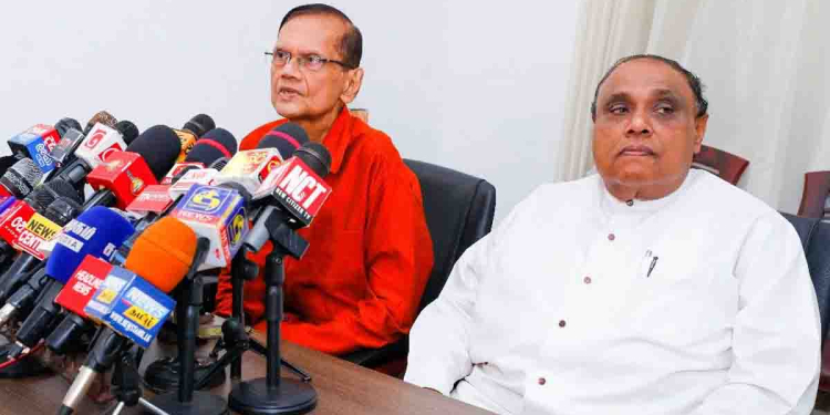 අද දේශපාලනයේ නිර්මල බව ජනතාව අගය කරනවා! ශාන් විජයලාල් කියන්නේ පිරිසුදු නායකයෙක්! එතුමා පිරිසිදු බවේ සංකේතයක්! රට වෙනුවෙන් තීන්දුවක් අරන් එතුමා විපක්ෂනායකතුමාට එකතු වුණා! ඒක අපි සියලු දෙනාටම විශාල ගැම්මක්! මහාචාර්ය ජී.එල්. අද තිබ්බ මාධ්‍ය හමුවේදී ශාන් ගැන කියපු කතාව! VIDEO I Sri Lanka Latest News