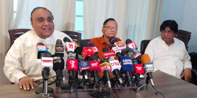 2024 දෙවැනි දේශපාලන පෙරළියත් වෙයි! ජී.එල්.-ශාන් ලාල්-ඩිලාන් විපක්ෂනායක කාර්යාලයේ මාධ්‍ය හමුවකට එක්වෙයි! PHOTOS I Sri Lanka Latest News