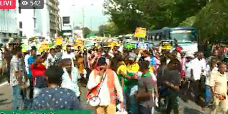 අධිකරණ නියෝග මැද්දෙන් මහා ජන ගඟක් සමග ආණ්ඩුවට එරෙහි සජබ විරෝධය ඇරඹෙයි! සජීවීව මෙතනින් බලන්න! LIVE VIDEO I Sri Lanka Latest News