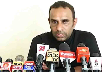 හැමෝම පුදුම කරමින් උදේ මන්ත්‍රීකමෙන් අයින් වුණු චමින්ද විජේසිරි හදිසි මාධ්‍ය හමුවක් කැඳවයි! සජබෙ ඇතුළේ අර්බූදයක් කියලා හිතපු අයට තරු විසිවෙන උත්තර ටිකක් දෙයි! ඊළඟට ගහන ගේම් එකත් කියයි! ඔන්න අහගන්න! VIDEOI Sri Lanka Latest News