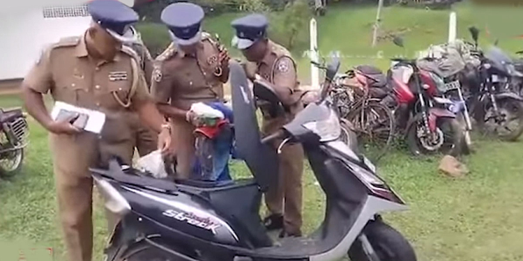 අවුරුදු 11ක ගෑනු ළමයෙකුත් ස්කූටියේ තියාගෙන ඉංගිරියට හෙරොයින් බෙදපු කාන්තාවක් අත්අඩංගුවට ගනී! VIDEO I Sri Lanka Latest News