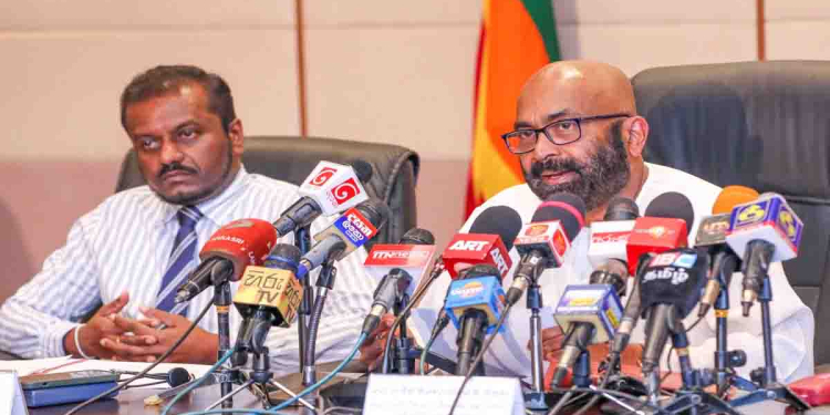හොර බිල් දීලා ලාබ හොයන මුදලාලි මාෆියාවට වැඩේ දෙන්න සියඹලාපිටිය ලෑස්ති වෙයි! PHOTOS I Sri Lanka Latest News
