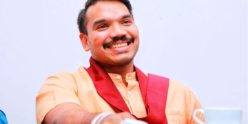 පොහොට්ටුවේ ජනාධිපති අපේක්ෂකයා නාමල් රාජපක්ෂ! මාතලේ දිස්ත්‍රික් නියෝජිත හමුවේදී ඒකමතිකව යෝජනාව සම්මතයි! හැබැයි මාතලේ පොහොට්ටු ප්‍රබලයන් වූ ජනකටයි ප්‍රමිතටයි ‌රැස්වීමට ආරාධනා කරලා නෑ!  I Sri Lanka Latest News