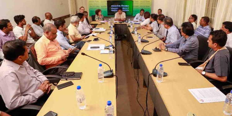 ආණ්ඩුව කරන්න ඕන තවත් වැඩක් විපක්ෂයේ ඉඳගෙන සජිත් කරයි! ආර්ථික අර්බූදය නිසා වැටිලා ඉන්න ව්‍යාපාරිකයන් මුහුණ දෙන ගැටලු සාකච්ඡා කර විසඳුම් දෙන්න යුරෝපා සංගමයේ තානාපතිනිය එක්ක මුහුණට මුහුණ හමුවක් සූදානම් කරයි! VIDEO I PHOTOS I Sri Lanka Latest News