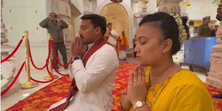 අනුරට පස්සේ ඉන්දියාවට ගිය නාමල්-ලිමිණි ජෝඩුව අලුතින් ඉදිකළ අයෝධ්‍යාවේ රාම කෝවිලේ විශේෂ පූජාවකට එක්වෙයි! VIDEO I Sri Lanka Latest News