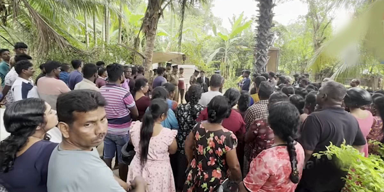 දරුවා ලැබිලා දවස් 11ක් වෙලත් දරුවට කිරි කඳුළක් දීගන්න බැරි වුණු දුකට පුදුකුඩුඉරුප්පුවේ මවක් ළිඳට පැනලා දිවි නසාගෙන! VIDEO I Sri Lanka Latest News