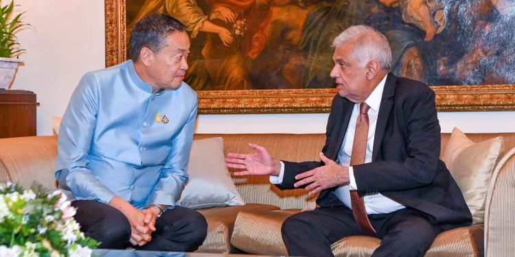තායිලන්ත අගමැති ඇතුළු දූත පිරිස ජනාධිපති මන්දිරයේ දී ජනපති සමඟ සුහද හමුවක! PHOTOS I Sri Lanka Latest News