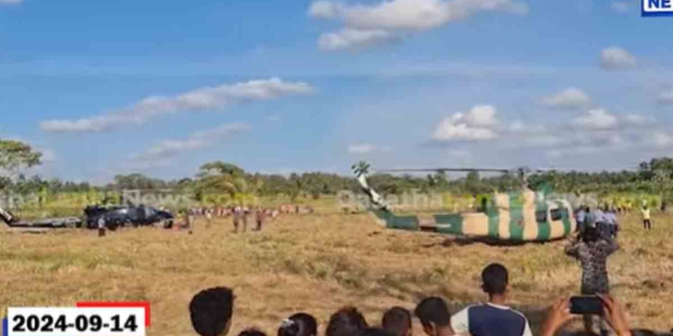 රනිල් එක්ක ගිය දෙවැනි හෙලිකොප්ටරය උඩදී හදිසි කාර්මික දෝෂයකට ලක්වී එප්පාවල පැත්තේ කුඹුරකට ගොඩබායි! තවත් හෙලිකොප්ටරයක් ඇවිත් කට්ටිය අරන් යයි! VIDEO I Sri Lanka Latest News