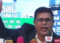 රිෂාඩ්ට-සාෆිට කළා වගේ මගේ දේශපාලන ජීවිතය විනාශ කරන්න වැලිකඩ හිරගෙදරට ගිහින් කුමන්ත්‍රණයක් කරලා! හිටපු ඇමැතිවරයෙක් සම්බන්ධයි! චෝදනා තියෙන අස්ලම් කියලා කෙනෙක් සම්බන්ධයි! පාස්කු ප්‍රහාරයේ චූදිතයාට අනිසි බලපෑම් කළා කියලා ඒ පැත්තෙනුත් උසාවියට කරුණු වාර්තා කරලා! පාර්ලිමේන්තුවේදී කිව්වා වගේම මුජිබර් CID එකට පැමිණිලි කරයි! VIDEO I Sri Lanka Latest News