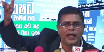 රිෂාඩ්ට-සාෆිට කළා වගේ මගේ දේශපාලන ජීවිතය විනාශ කරන්න වැලිකඩ හිරගෙදරට ගිහින් කුමන්ත්‍රණයක් කරලා! හිටපු ඇමැතිවරයෙක් සම්බන්ධයි! චෝදනා තියෙන අස්ලම් කියලා කෙනෙක් සම්බන්ධයි! පාස්කු ප්‍රහාරයේ චූදිතයාට අනිසි බලපෑම් කළා කියලා ඒ පැත්තෙනුත් උසාවියට කරුණු වාර්තා කරලා! පාර්ලිමේන්තුවේදී කිව්වා වගේම මුජිබර් CID එකට පැමිණිලි කරයි! VIDEO I Sri Lanka Latest News