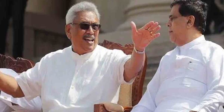 නිමල් සිරිපාලට ගුවන්තොටුපොළේ දූෂණ චෝදනාවක් ආපුවාම ගෝඨාභය කෙළින්ම ඔහුව ඇමැතිකමෙන් අයින් කළා! දැන් මාර ක්ලීන් වගේ කතා කරනවා! VIDEO I Sri Lanka Latest News