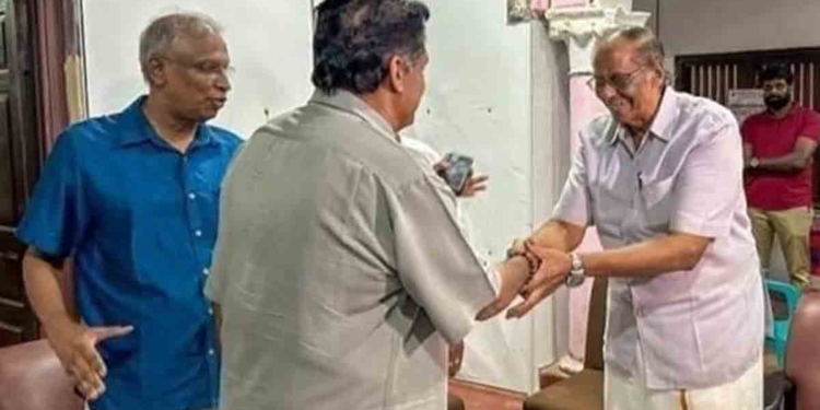 බොරු ප්රවෘත්ති දාපු TV නාලිකායි.. මෝඩ චූන් ගත්ත මාලිමා-යූඑන්පීකරයොයි අන්ත අසරණ කරමින් අන්න මාවෙයි සේනාධිරාජා ඊයේ හවස විශේෂ ප්රකාශයක් කළා! මගේ සහායත් සජිත්ට! පක්ෂය ගත් තීන්දුවට එකඟයි! ඒ නිසා සමහරු දාන මේ බොරු ප්රවෘත්තිවලට අහුවෙන්න එපා! I Sri Lanka Latest News