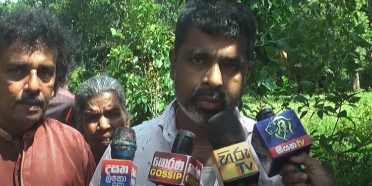 ඇස් පේන්නෙ නැති නිසා සජිත්ට ඡන්දෙ දෙන්න කිව්වාම මාලිමාවට ගහලා! හොරණ ඡන්ද පොළක ගාලගෝට්ටියක්! VIDEO I Sri Lanka Latest News