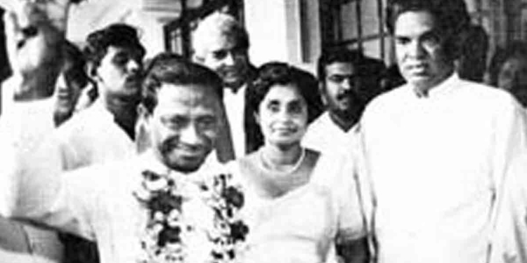 ආසියාවේ පළමුවැනි දිවාරාත්‍රී ක්‍රිකට් ක්‍රීඩාංගණය වෙච්ච ඛෙත්තාරාමය ප්‍රේමදාස මාස 6න් හදද්දී වෙච්ච කවුරුත් නොදත් කතාවක් අර්ජුන පළමු වරට හෙළිකරයි! VIDEO I Sri Lanka Latest News