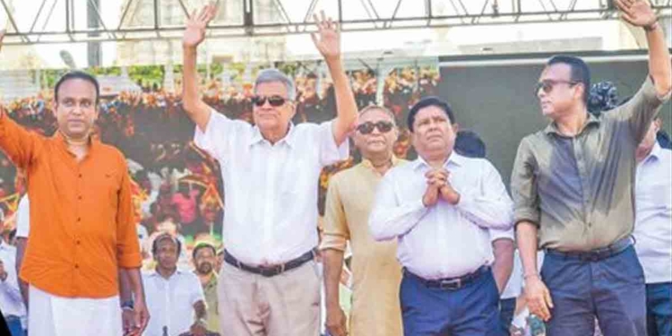 වජිරයි-රමේෂුයි-මනූෂයි ගාල්ලේ ගුරුවරුන්ට තියන්න ගිය සාදයට මැතිවරණ කොමිසමෙන් කඩාපනී! සාදය හමාරයි! රැස්ව සිටි පිරිස විසුරුවයි! I Sri Lanka Latest News
