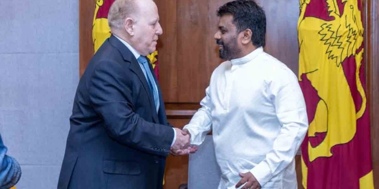 මෙච්චර කල් ඩෙංගු මර්දනයට කියුබාවෙන් සහාය ගන්නවා කියලා නිව්ස් නම් පළවුණා! හැබැයි ඩෙංගු මර්දනය වුණේ නෑ! අද අනුරව හමුවුණු කියුබා තානාපතිවරයා ඩෙංගු මර්දනය කරන්න සහාය දෙනවා කියලා! බලමු අනුරවත් මේ ඩෙංගු වසංගතය අවසන් කරයිද කියලා! PHOTOS I Sri Lanka Latest News