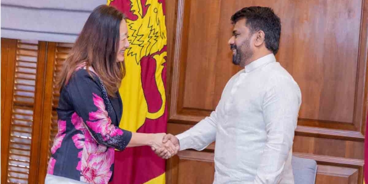 අද උදේම අමෙරිකානු තානාපතිනි ජුලි චන්ග් ඇවිත් අනුරව හමුවෙයි! රටට උදව් කරන විදිහ ගැන කතා කරයි! PHOTOS I Sri Lanka Latest News