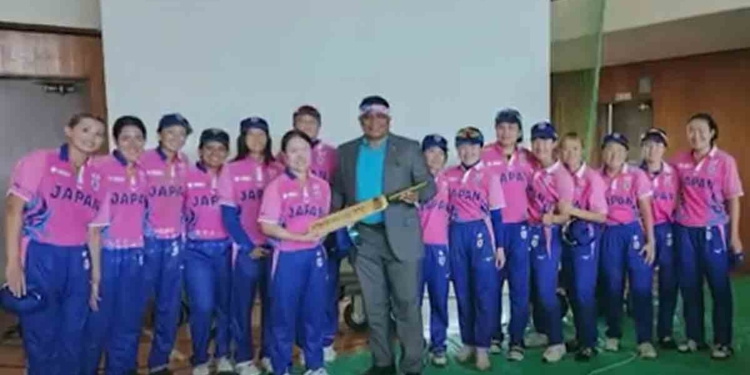 ලංකාව දීපු සහයෝගය නිසා දැන් ජපානයත් හරිහරියට ක්රිකට් ගහනවා! ජපන් කාන්තා ක්රිකට් කණ්ඩායම සිංගප්පූරුවයි ඉන්දුනීසියාවයි දෙකම පරද්දලා! ලබන සතියේ ක්රිකට් පුහුණුකරුවෙක් සහ ක්රීඩාංගණ සකසන්නෙක් ජපානයට යවන්නත් ලෑස්තියි! VIDEO I Sri Lanka Latest News