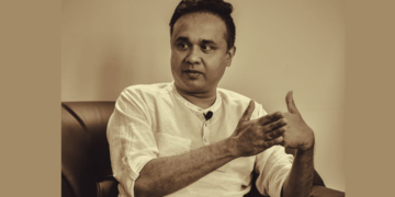 මෙන්න මාලිමාවේ වසන්ත සමරසිංහලාගේ හොරු ඇල්ලිල්ල! චෝදනා තියෙන සභාපති කෙනෙක් අල්ලලා ආපහු ලංගමට ගෙනත් දාලා! බොරු මාධ්ය සංදර්ශන එපා! කරනවා නම් වැඩේ හරියට කරන්න! ජවිපෙත් එක්ක ඉඳලා එළියට බැහැපු වරුණ රාජපක්ෂ වසන්ත සමරසිංහට කියයි! VIDEO I Sri Lanka Latest News