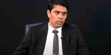 දවසෙන් වීරයෙක් වෙන්න ගිහින් රටේම පචවුණු යාපනේ මන්ත්රී මෙන්න දැන් සමාව ගන්නවා! මිනිස්සු එක්ක නැතිව ෆේස්බුක්වලින් දේශපාලනේ කරන එවුන්ට හොඳ පාඩමක්! VIDEO I Sri Lanka Latest News
