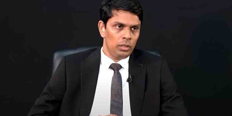 දවසෙන් වීරයෙක් වෙන්න ගිහින් රටේම පචවුණු යාපනේ මන්ත්‍රී මෙන්න දැන් සමාව ගන්නවා! මිනිස්සු එක්ක නැතිව ෆේස්බුක්වලින් දේශපාලනේ කරන එවුන්ට හොඳ පාඩමක්! VIDEO I Sri Lanka Latest News