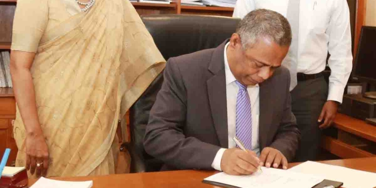 අනුර මහජන බැංකුව මහාචාර්ය ප්රනාන්දුට බාරදෙයි! I Sri Lanka Latest News