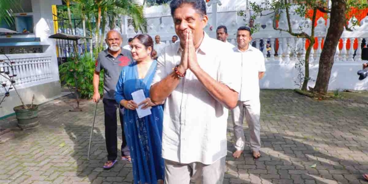 සජිත් ඡන්දය දාන්න එයි! ජනතාවගෙන් විශේෂ ඉල්ලීමකුත් කරයි! VIDEO I Sri Lanka Latest News