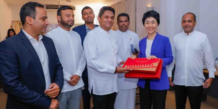 ජනාධිපති හමුවුණු චීන උප ඇමැති හයියෑන් විපක්ෂනායක සජිත්වත් හමුවී සාකච්ඡා කරයි! සජිත් චීනයෙන් විශේෂ ඉල්ලීමකුත් කරයි! PHOTOS & VIDEO I Sri Lanka Latest News