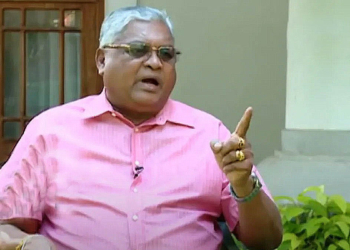 රනිල්ට වැඩ කරපු හිටපු මහඇමැති මහීපාලගේ නෝනා මෙන්න වැවකින් කෑල්ලක් අල්ලගෙන මාට්ටු! Sri Lanka Latest News