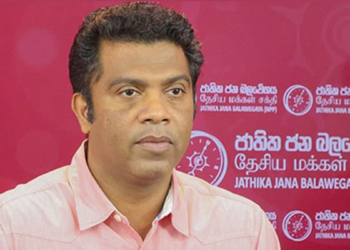 කැබිනට්-නියෝජ්‍ය ඇමැතිකම් දෙන්න සුදුසු කාන්තාවන් මාලිමාවේ නැද්ද? මාධ්‍යවේදීන් ඇහුවාම ඇමැති නලින්ද මුලින් කියන්නෙත් ඒ වගේ කතාවක්ම තමයි! VIDEO I Sri Lanka Latest News