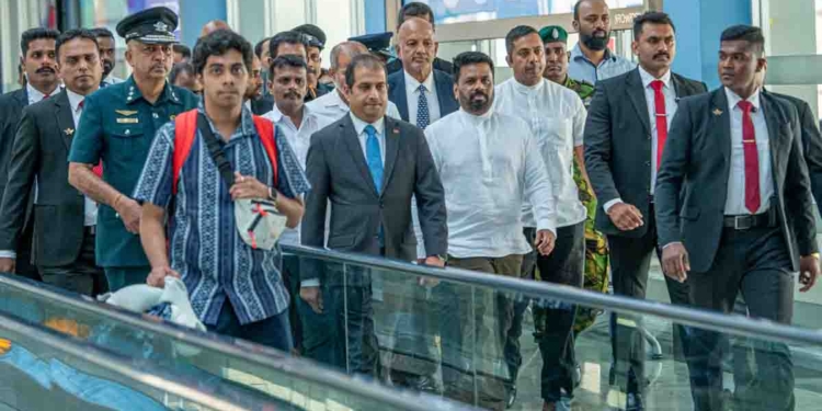 ඇමැතිවරු දෙන්නෙක් අරන් අනුර ඉන්දියාව බලා පිටත්ව යයි! මෝදිලා හමුවෙලා බුද්ධගයාව වඳින්නත් යනවා! I Sri Lanka Latest News